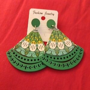 Fashion Jewelry Vibrant Green Fan Earrings